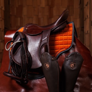 Седло троеборное для езды по пересеченной местности