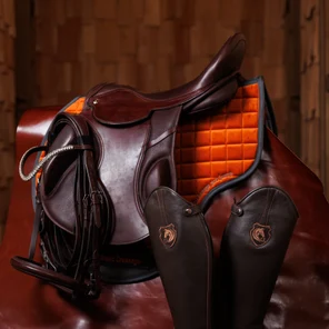 Седло троеборное для езды по пересеченной местности