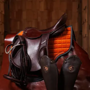 Седло троеборное для езды по пересеченной местности